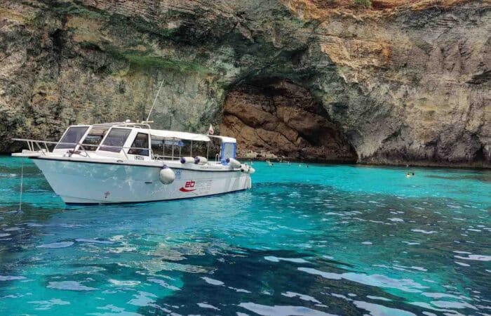 Gozo Comino tour boat